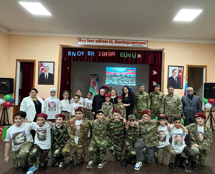 Polad Həşimovun anası və qazilər 34 nömrəli məktəbdə - FOTOLAR