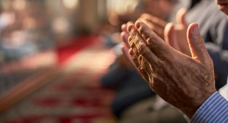 Namaz qılmayanlar oruc tuta bilərmi?