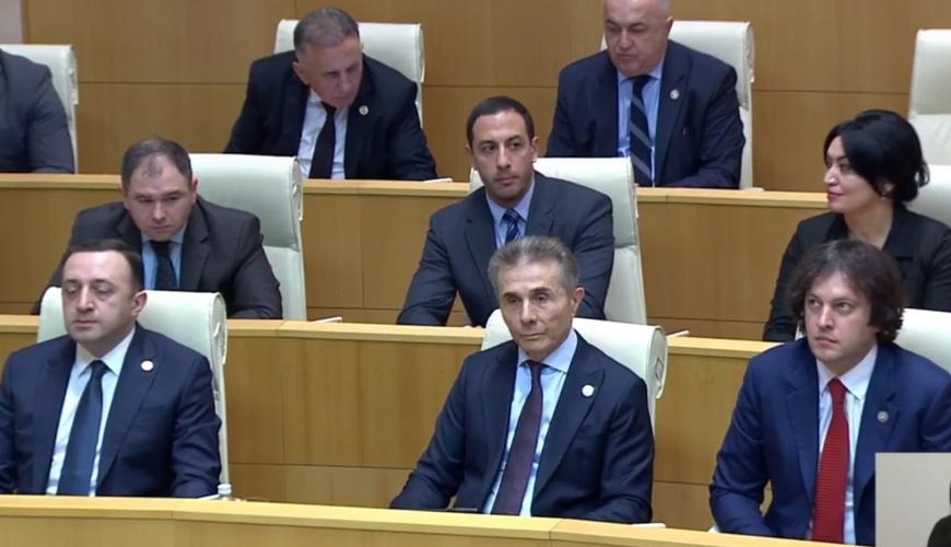 GÜRCÜSTANDA PREZİDENT-PARLAMENT QARŞIDURMASI – “Gürcü Arzusu” yeni prezident seçməyə tələsir, Zurabişvili isə...