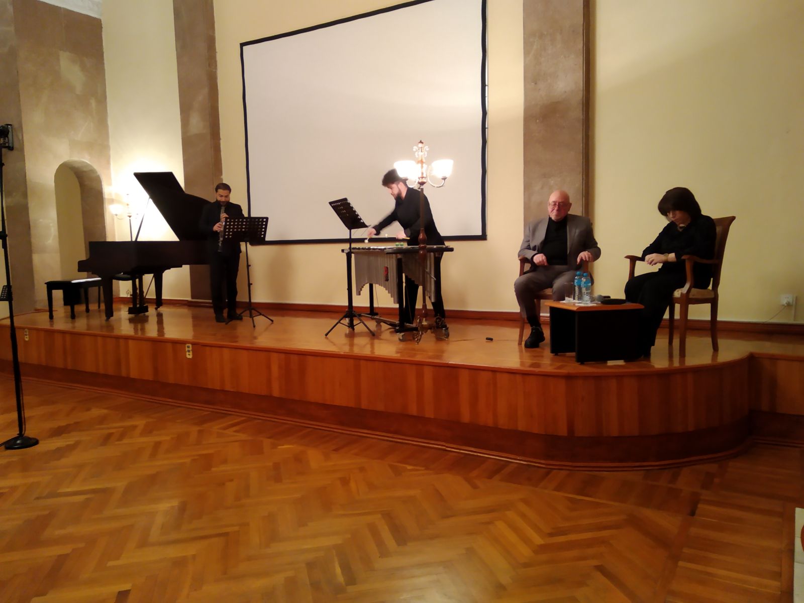 BƏSTƏKARIN PORTRETİ - Fotolar