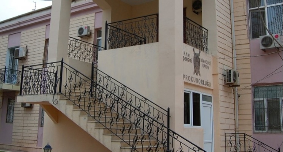 KEÇMİŞ PROKUROR HAQDA ŞOK İTTİHAMLAR – “Oğlumu həbsdən çıxaracağını deyərək, məndən 8 min manat aldı...”