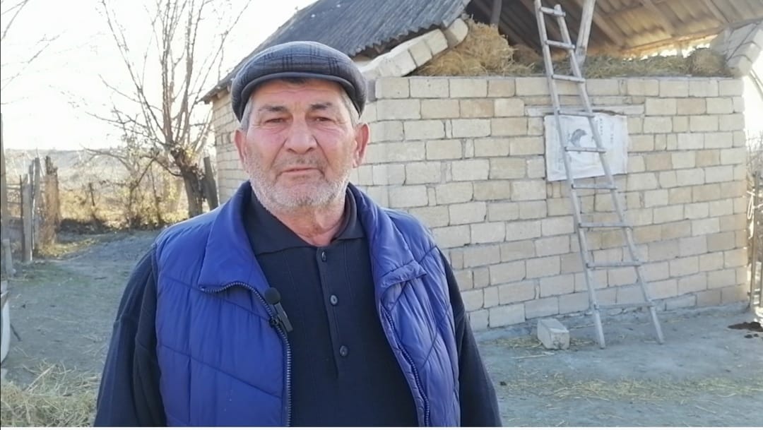 Güclü külək nəticəsində tövləsi uçmaq təhlükəsi ilə üzləşən Göyçay sakini RƏSMİ QURUMLARDAN ŞİKAYƏTÇİDİR – VİDEO, FOTO