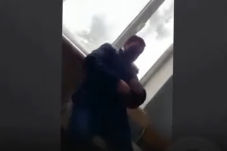 Azərbaycanda direktor müəllimi TƏHQİR ETDİ: 