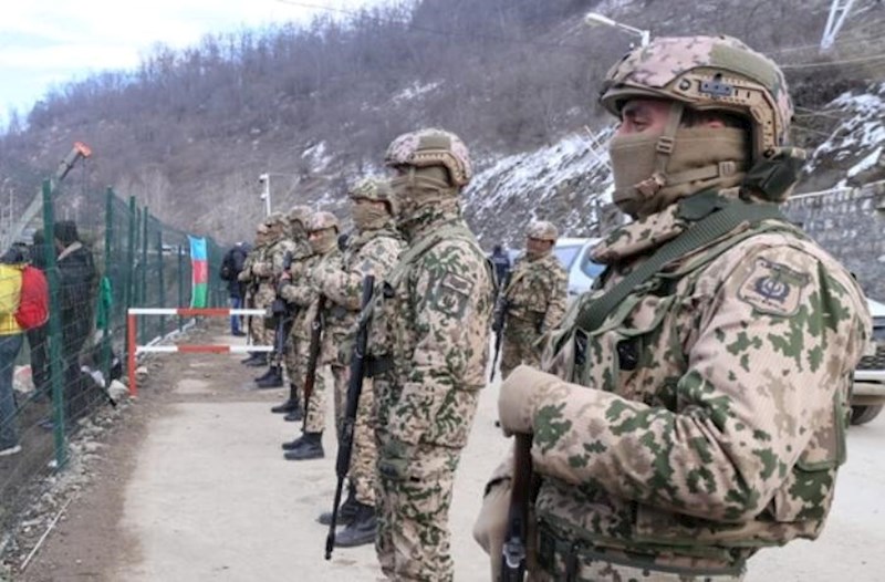 “Dövlətin dəstək, qayğı, hörmət və ehtiramından kənarda qalmışıq” – MİN NƏFƏRƏ YAXIN HƏRBİ QULLUQÇU ADINDAN PREZİDENTƏ MÜRACİƏT