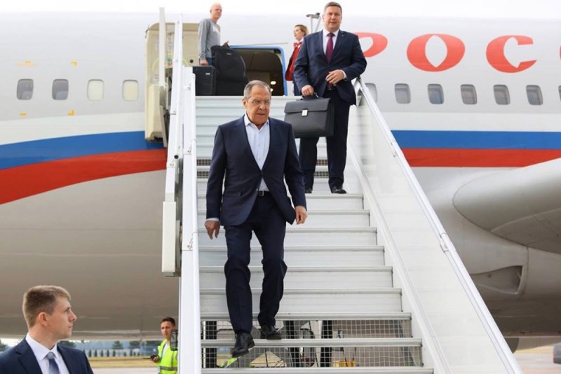 Lavrov BƏƏ-yə getdi