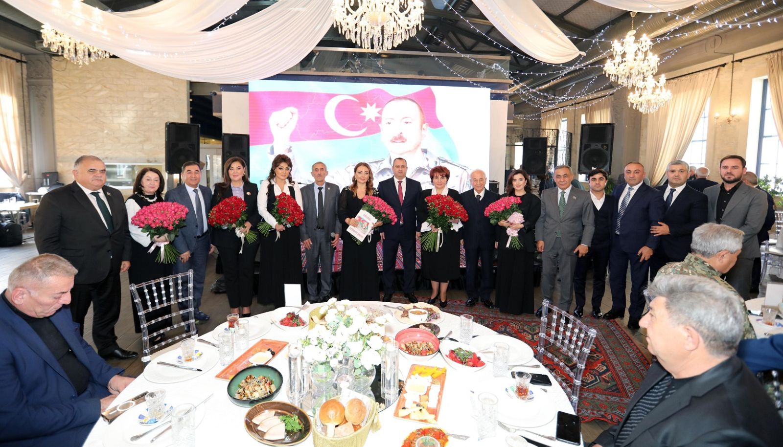 “Mənim oğlum qəhrəmandır” deyərək Vətənə qəhrəmanlar yetişdirən mərd atalar unudulmadı! – VİDEO, FOTO