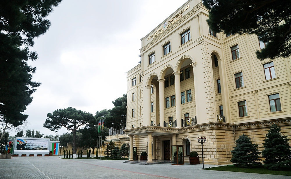 Hərbçilər Müdafiə Nazirliyinin rəhbərliyindən şikayətçidir – “BİZİ HƏR İL ALDADIRLAR”