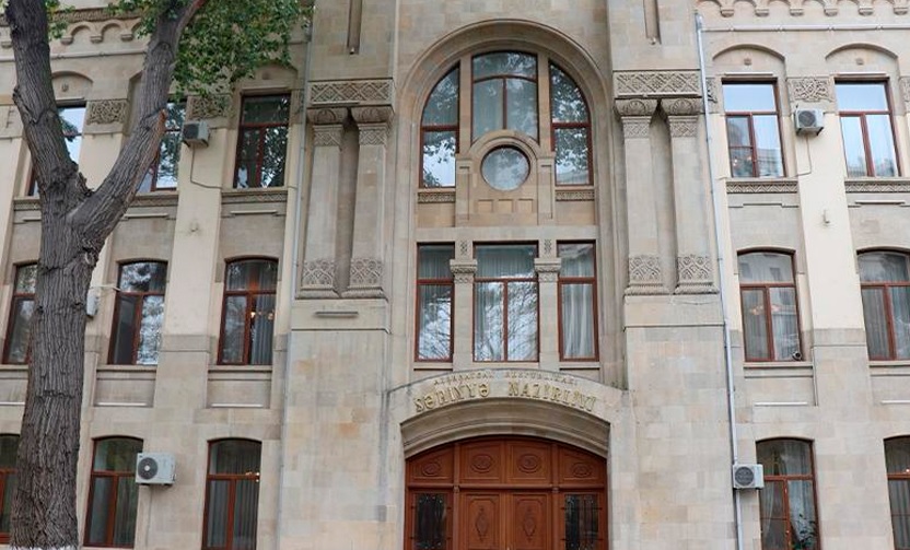 Rezidentura təhsilini bitirən həkim-mütəxəssislərə niyə təyinat verilmir? – SƏHİYYƏ NAZİRLİYİNDƏN AÇIQLAMA / CƏDVƏL