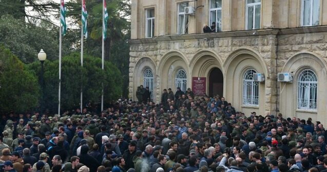 Abxaziyada gərginlik artır – Fotolar