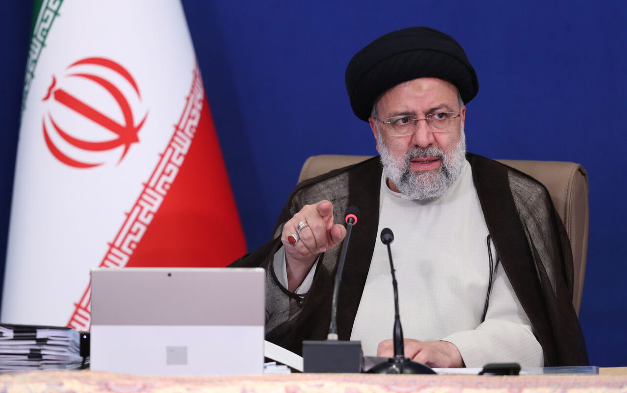 İran prezidenti qonşularla əlaqələrdən DANIŞDI