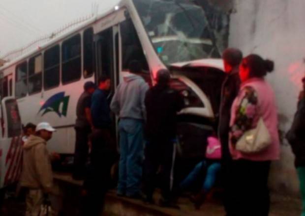Meksikada sərnişin avtobusu qəzaya uğrayıb, 19 nəfər öldü