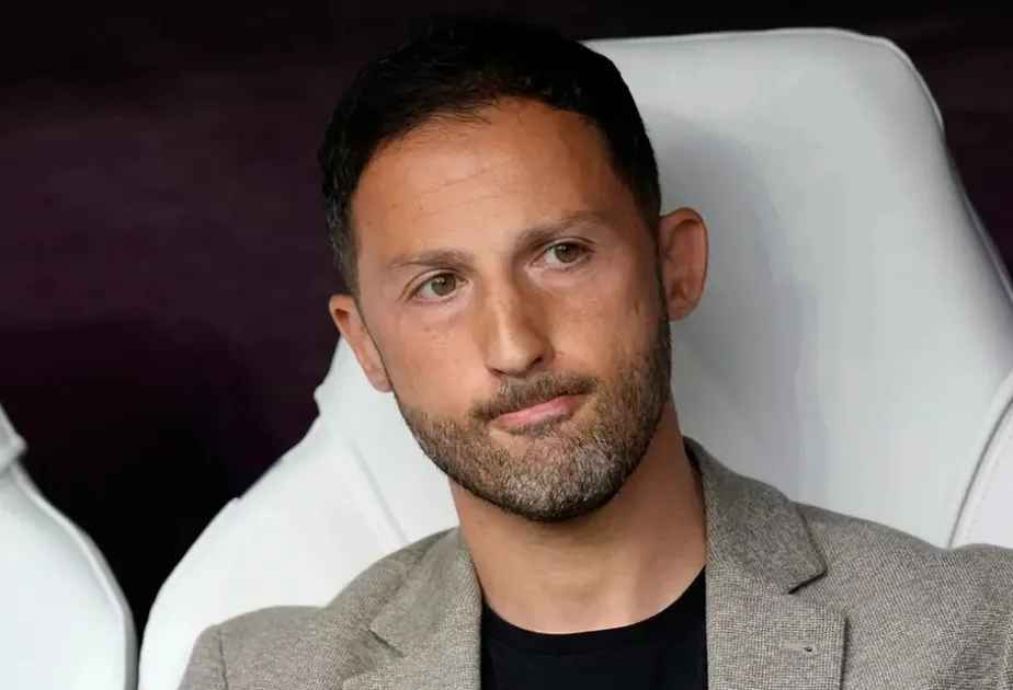 Tedesko gedir, o qayıdır