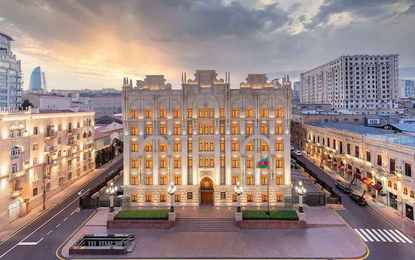 14 yaşlı uşağa işgəncə verən xalası SAXLANILDI