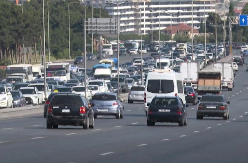 Bakıda 17 istiqamətdə tıxac var – Siyahı