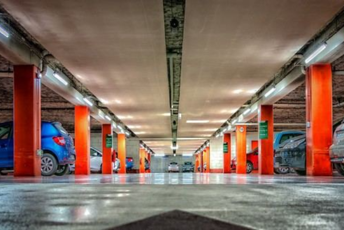 Minlərlə sakinin ortaq parkinq problemi - 