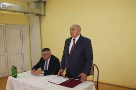 Tovuzun icra, başçısı kartof alverinə girişib, sahələri ələ keçirib