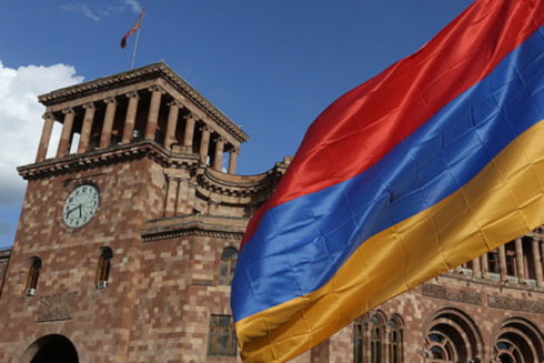 Erməni müxalifətinin qarın ağırısı: İrəvan hökuməti onları “nadan” adlandırdı