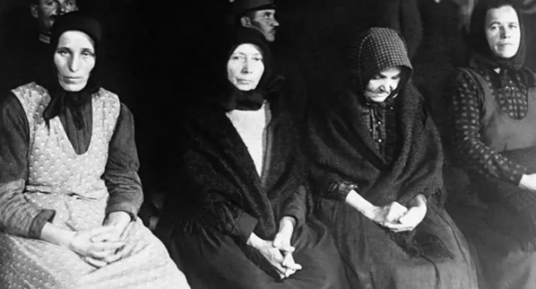 Macarıstanın “Qadınlar kəndi”: Yüzlərlə kişinin həyatına son qoyan dəhşətli tarix