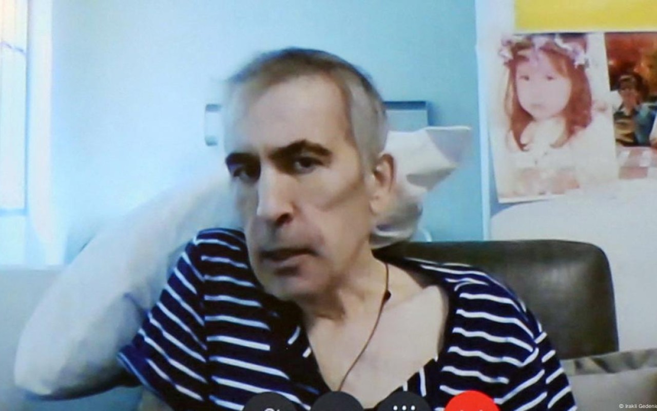 Məhkəmə Saakaşvilini təqsirli bildi - 3 milyon dollar ödəməlidir