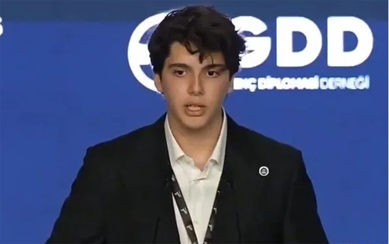 Ərdoğanın nəvəsinin çıxışı gündəm oldu - VİDEO