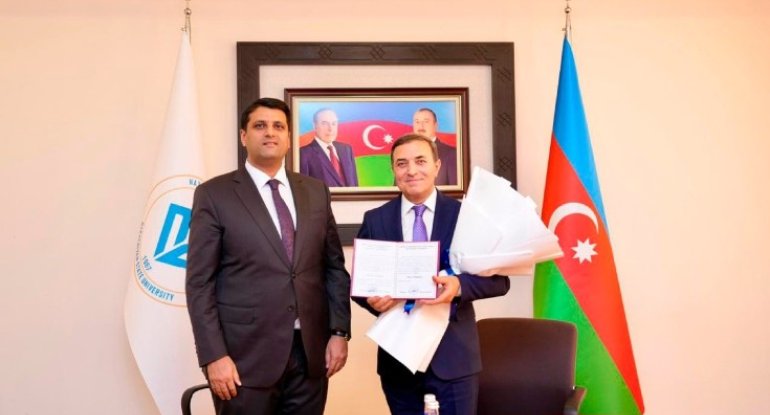 Mənsum İbrahimova “NDU-nun Fəxri professor”u diplomu verildi