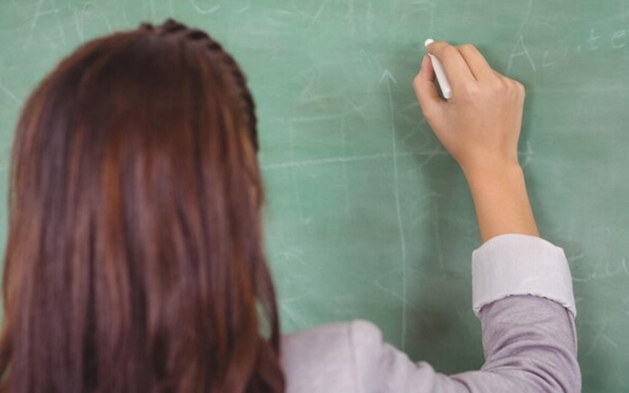 Azərbaycanda müəllim iş başında öldü