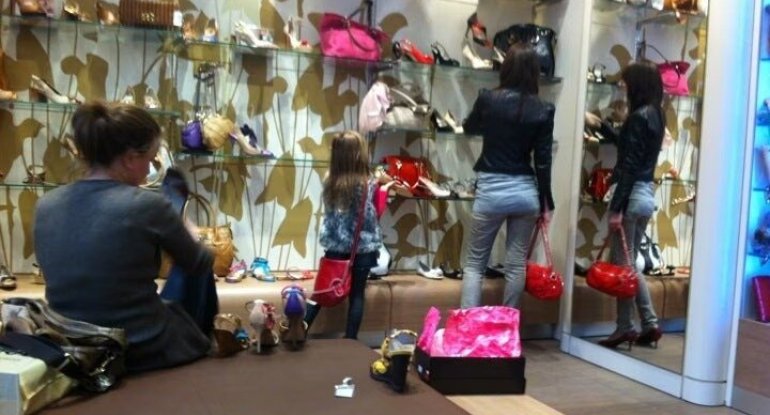 Xalq artistinin biznesi təhlükədə: Qızının adını daşıyan brend əldən gedir