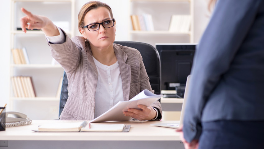 İşdən qanunsuz çıxarılanlar əvvəlki işlərinə bərpa etdirildi