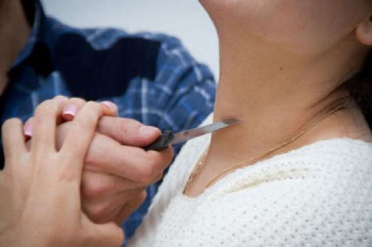 Namus üstündə anasının başını kəsdi – Goranboyda DƏHŞƏTLİ QƏTL