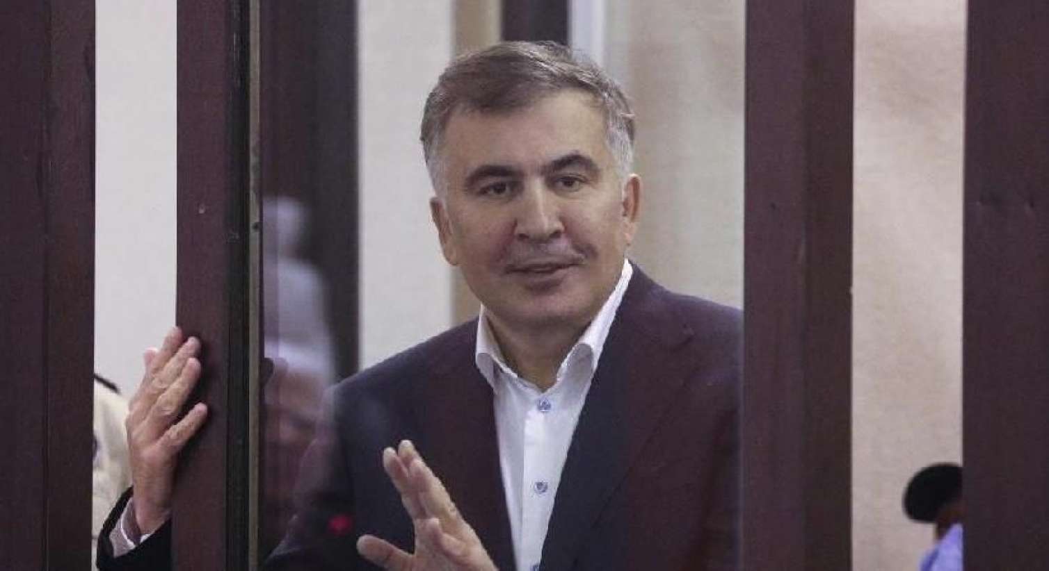 Saakaşvili həbsdə Azərbaycan kanalını da izləyir