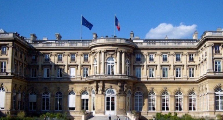 Fransa Azərbaycanın Ukraynadakı səfirliyinə zərbə endirilməsini pislədi