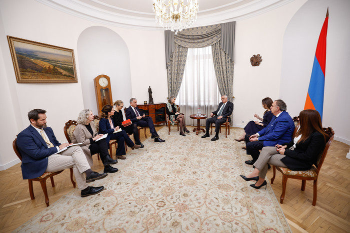 Aİ-nin xüsusi nümayəndəsi İrəvandadır