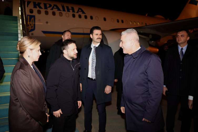 Zelenski Türkiyədədir