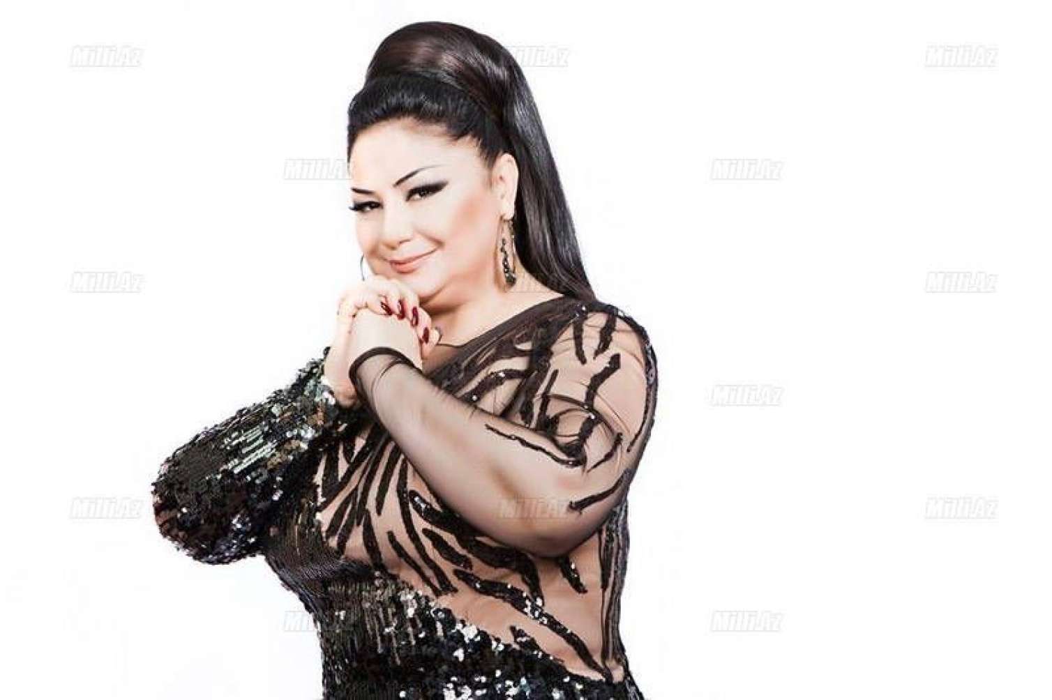 Ayda 1 dəfə təyyarəyə minməsəm ürəyim partlayar - Əməkdar artist