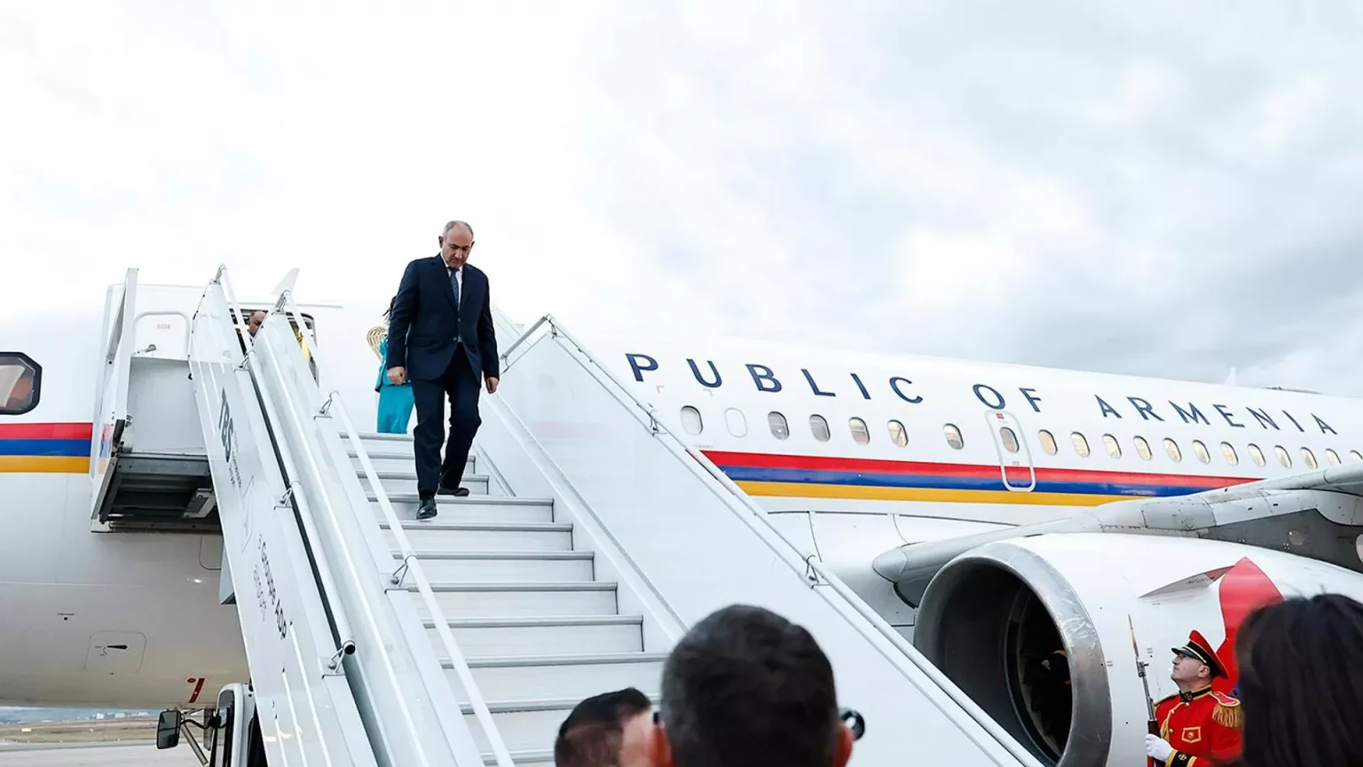 Paşinyan da Orta Asiyaya səfər edib