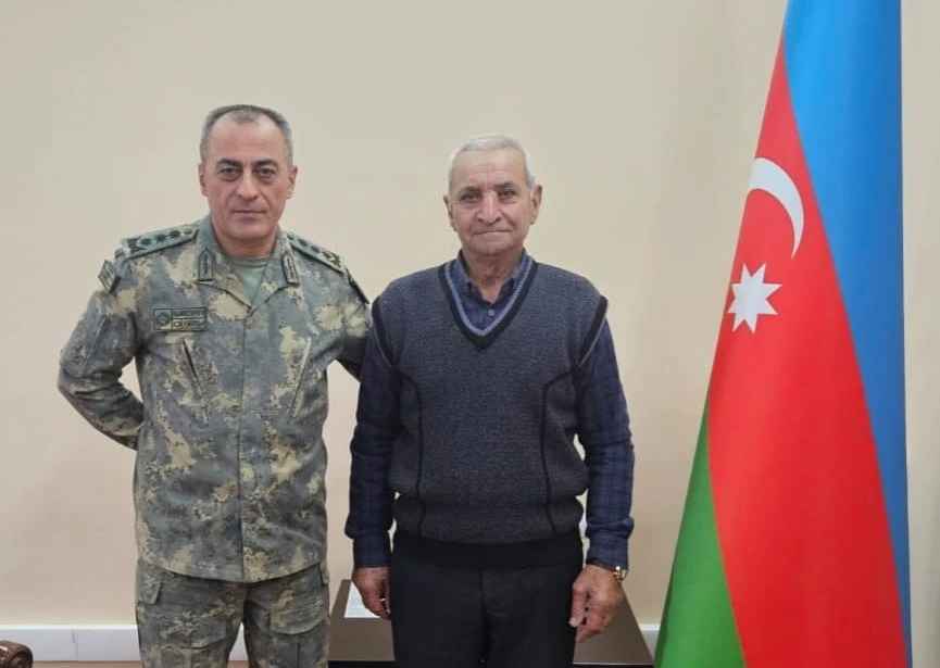 Hikmət Mirzəyev əfsanəvi kəşfiyyatçının atasını qəbul edib