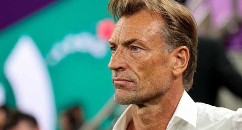 Azana görə mətbuat konfransını dayandırdı - VİDEO