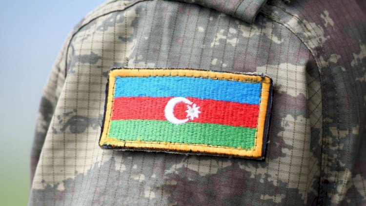 Zabitlərin dinc dövrdə həqiqi hərbi xidmət müddəti 6 ay azaldılır