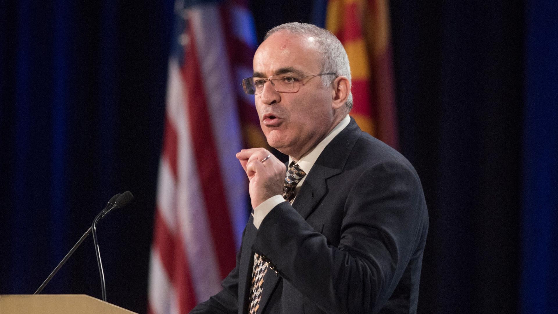 “NATO “FEYK”DİR, YOXDUR, NÖVBƏ SİZƏ ÇATACAQ!” – “Ukrayna olmasaydı, Rusiya tankları artıq Polşadaydı”