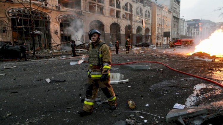 Rusiya 7 saat ərzində Kiyevi dayanmadan vurdu