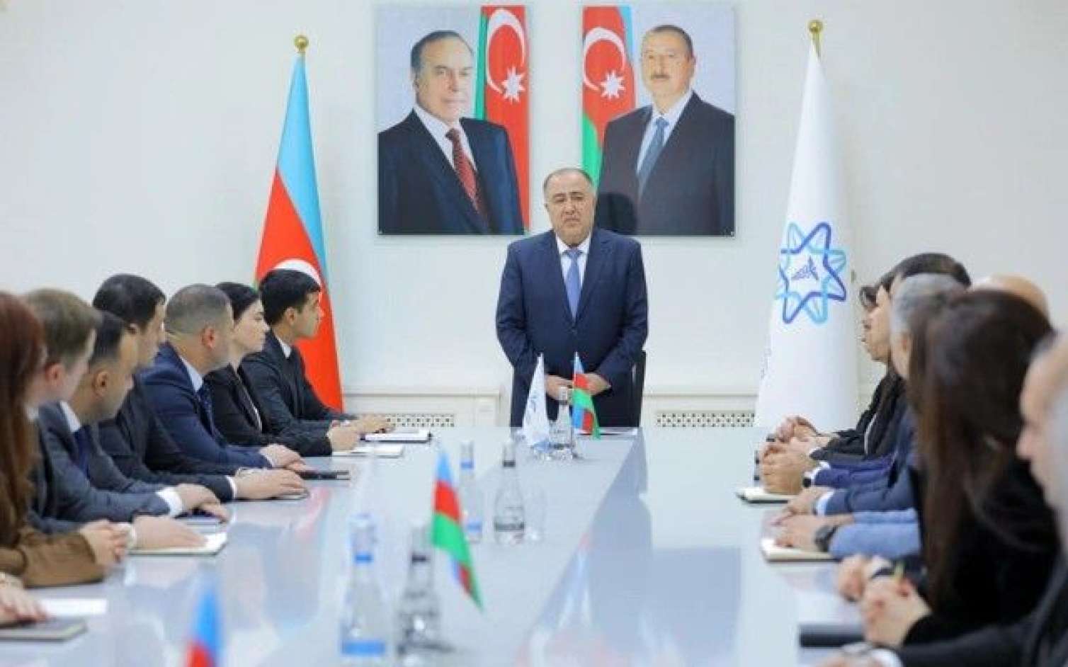 Yeni nazir kollektivə təqdim olundu - FOTO