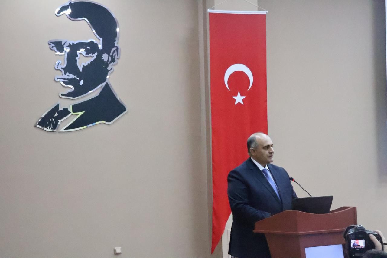 BSU-nun rektoru Trakya Universitetində “Dəyişən geosiyasi reallıqlar və Azərbaycanın regional liderliyi” mövzusunda çıxış edib