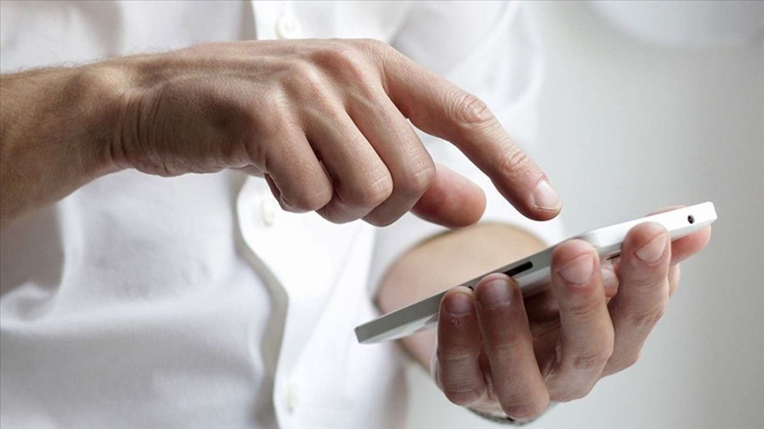 Şirkət telefonu istifadə edənlər ehtiyatlı olun! – Mesajlarınız artıq şəxsi olmayacaq