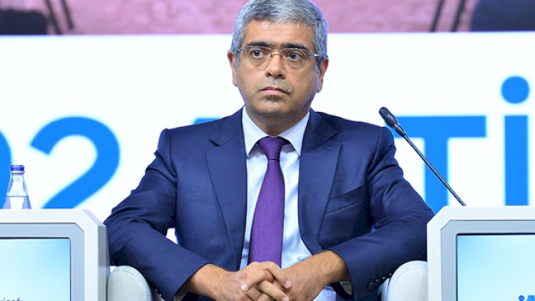 İqtisadçı naziri sərt TƏNQİD ETDİ – “400 manata işləməyə kim razı olar ki?!”