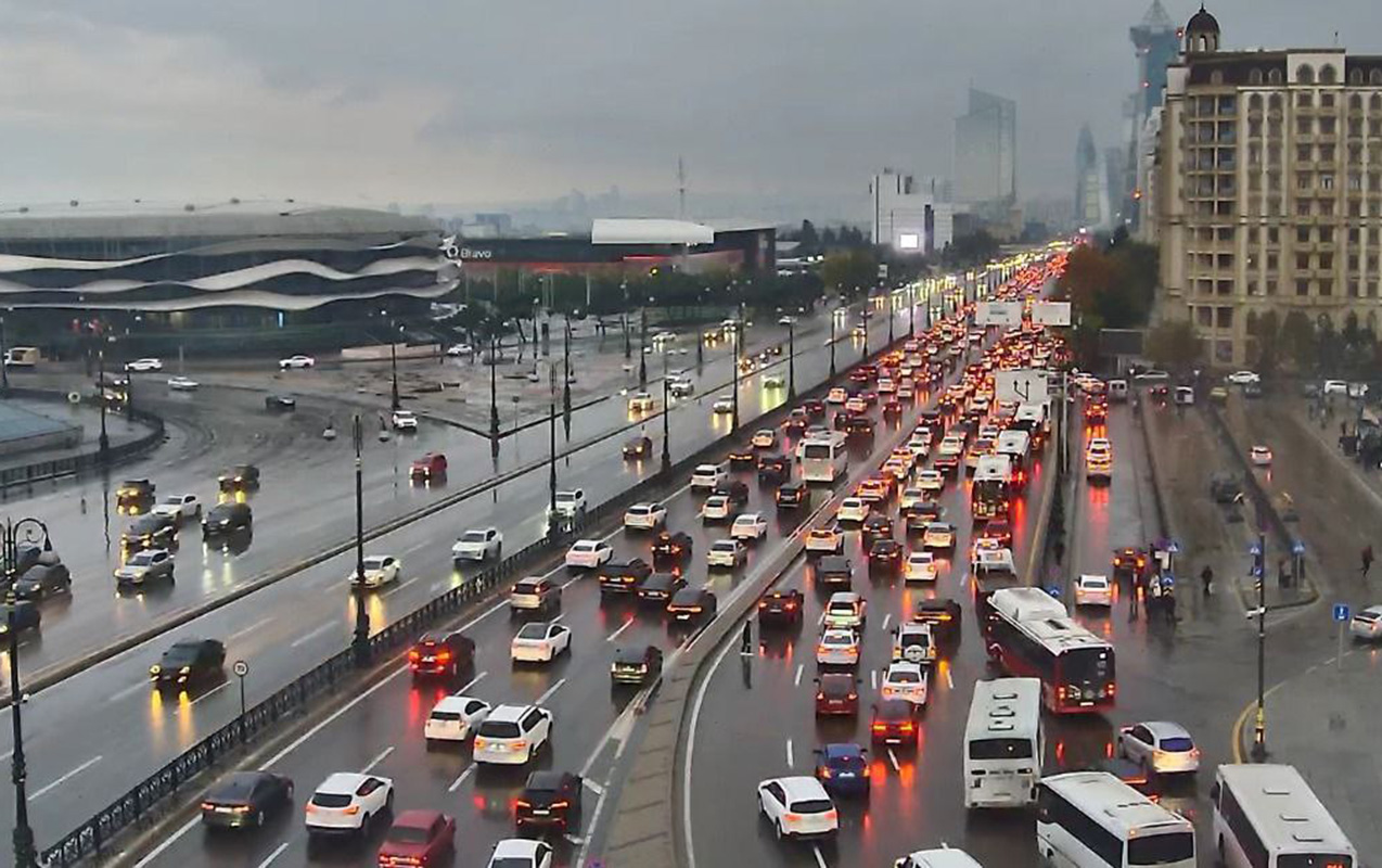 Yağışlı Bakı yollarında son vəziyyət - Fotolar