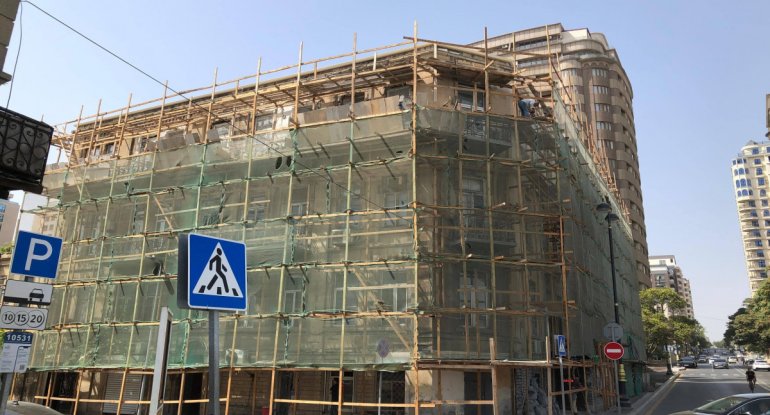 Bakıda bərpa zamanı memarlıq abidəsinə ziyan vurulub