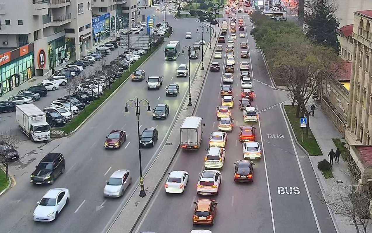 Sürücülərin nəzərinə: bu yollarda tıxac var