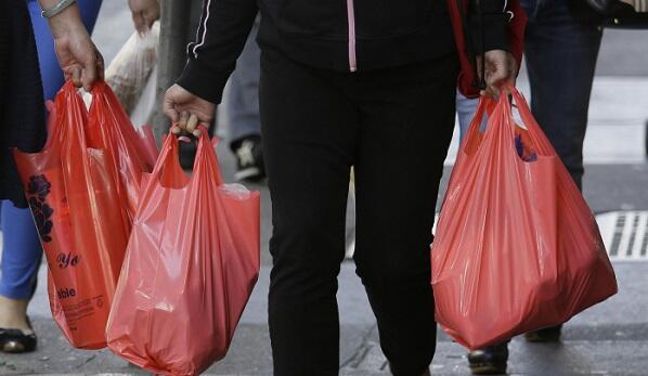 Marketlərdə polietilen torbalar niyə bahalaşdı?