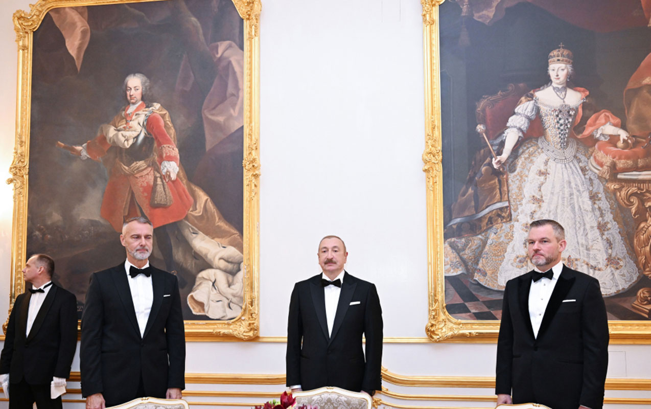 Bratislavada İlham Əliyevin şərəfinə rəsmi ziyafət verildi - Fotolar