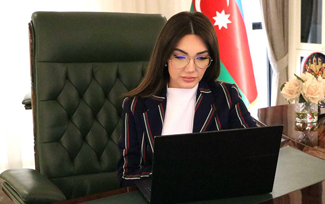 Sabiq nazirin bacısı qızı olan rektor kimdir?  